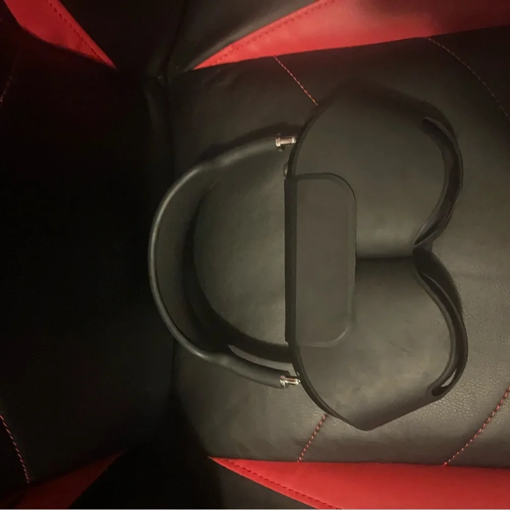 Black Airpod Maxes